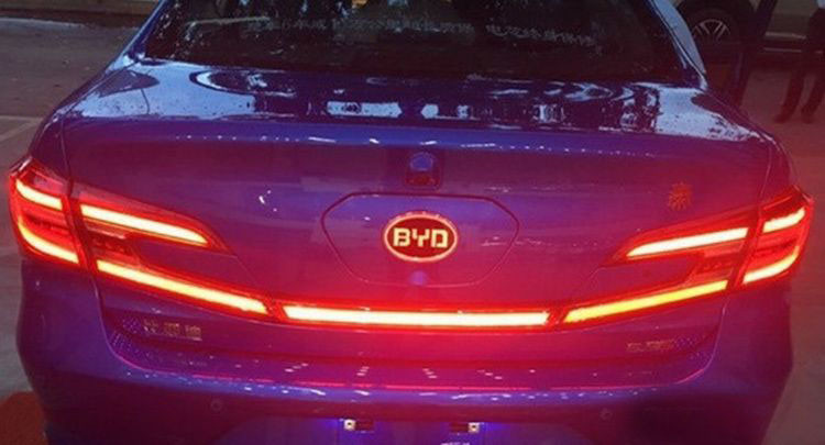 比亞迪秦100實(shí)車(chē)圖片 內(nèi)外質(zhì)感大提升/配中控液晶大屏