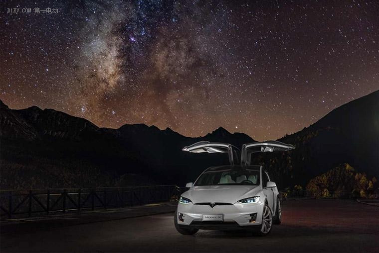 川藏充電線路正式貫通 特斯拉Model X車隊(duì)首次駛?cè)氪ú鼐€
