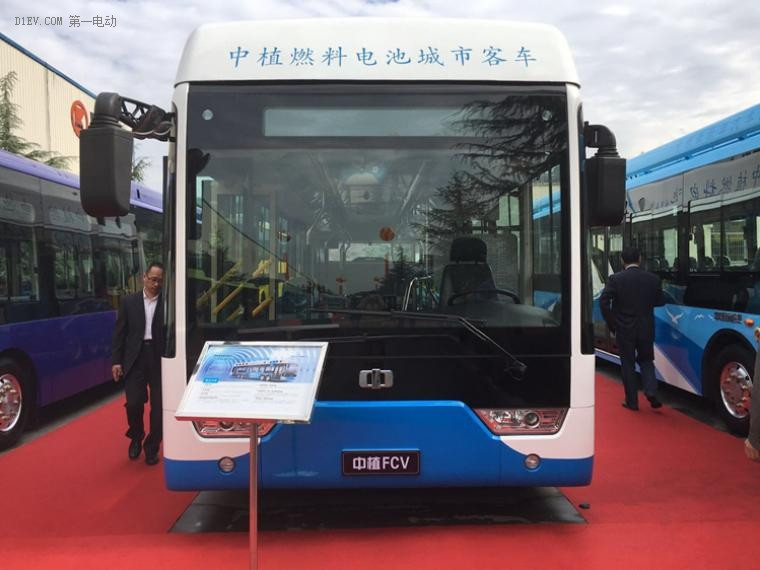 中植發(fā)布?xì)淙剂?輪邊驅(qū)動(dòng)/碳纖維車身客車產(chǎn)品 將打造“一條龍”新能源產(chǎn)業(yè) 