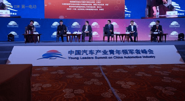 無人駕駛將把車企逼至“絕鏡”？奔馳/吉利/云度等高層論辯前路