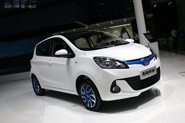 2016廣州車展：新款奔奔EV正式上市 售價(jià)15.48萬(wàn)起