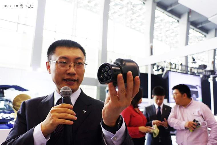 出行充電更無(wú)憂 廣州車展特斯拉發(fā)布新國(guó)標(biāo)充電適配器