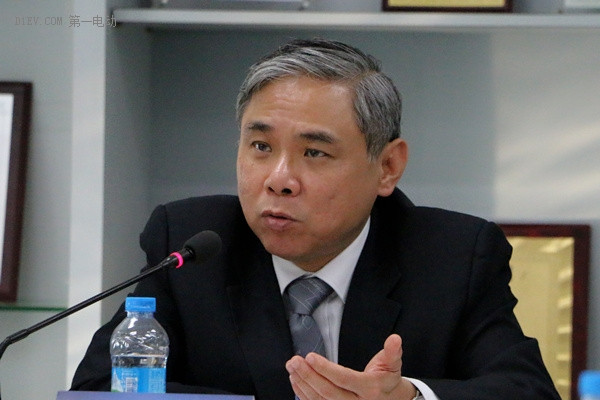 德賽西威董事長陳春霖