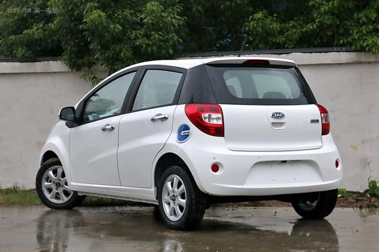 細節(jié)設(shè)計細致入微表現(xiàn)不俗 江淮iEV6E新車介紹