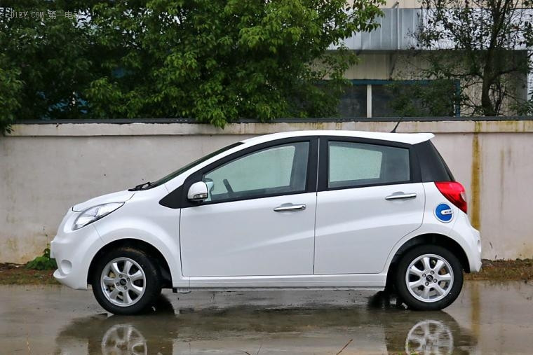 細節(jié)設(shè)計細致入微表現(xiàn)不俗 江淮iEV6E新車介紹