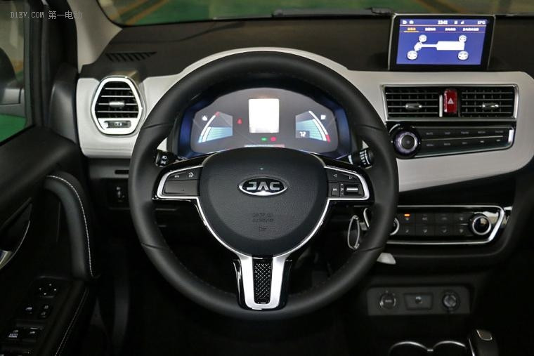 細節(jié)設(shè)計細致入微表現(xiàn)不俗 江淮iEV6E新車介紹