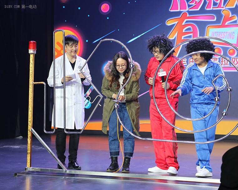 核心科技與先進技術(shù)的幽默解析 卡羅拉雙擎高端科技“有點兒意思”