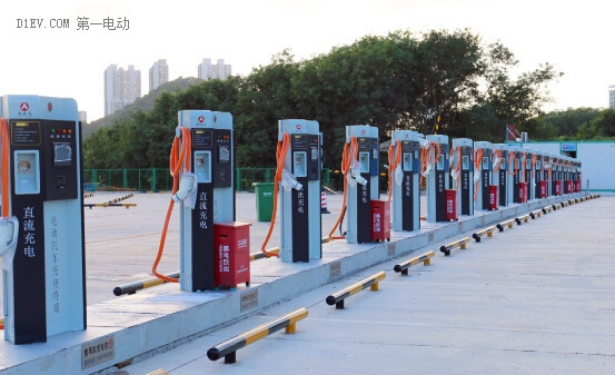 山西：高速公路建成38座電動(dòng)汽車快充站