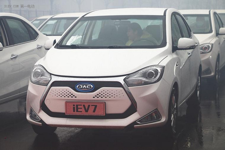 江淮交付千辆iEV电动汽车 自动驾驶车首次亮相