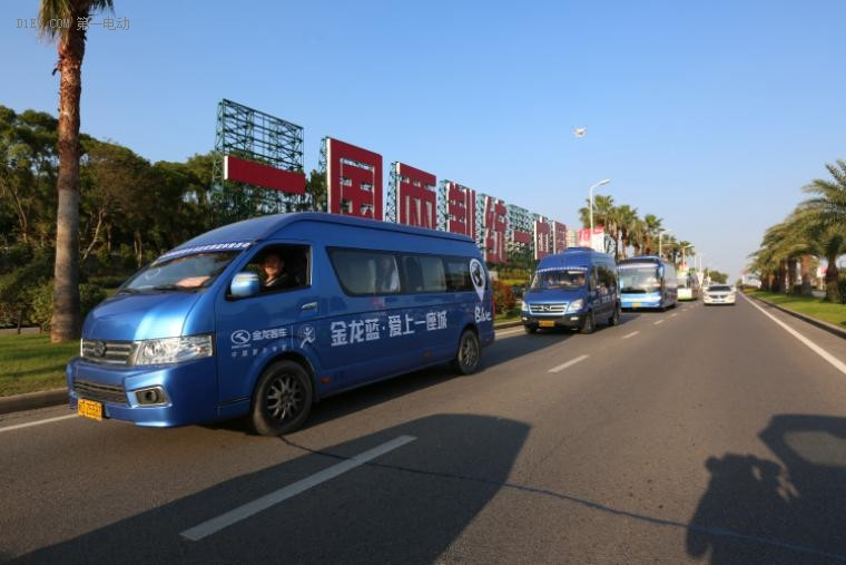 溯源“金龍藍(lán)” 近萬輛金龍新能源客車投放全國170多個(gè)城市 