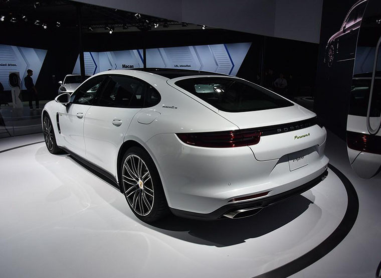 Panamera 4 E-Hybrid行政加長版首發(fā) 售143.80萬元