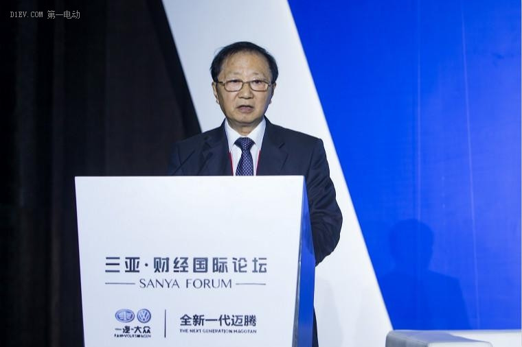 新能源汽車產(chǎn)業(yè)化需政策市場(chǎng)“雙輪驅(qū)動(dòng)”
