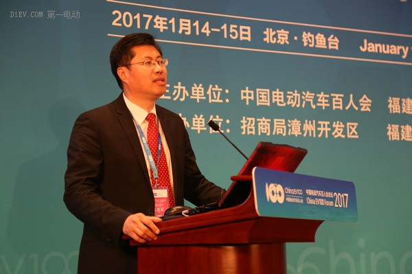 清華大學(xué)汽車工程系系主任楊殿閣