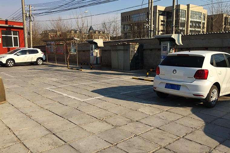 抓住雪季的小尾巴 開電動車如何玩轉京城周邊滑雪場(上)