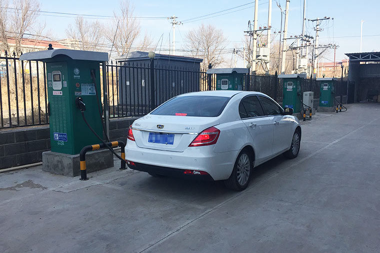 抓住雪季的小尾巴 開電動車如何玩轉京城周邊滑雪場(上)