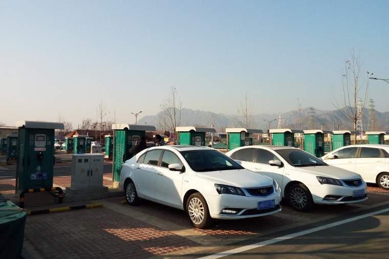 抓住雪季的小尾巴 開電動車如何玩轉京城周邊滑雪場(上)