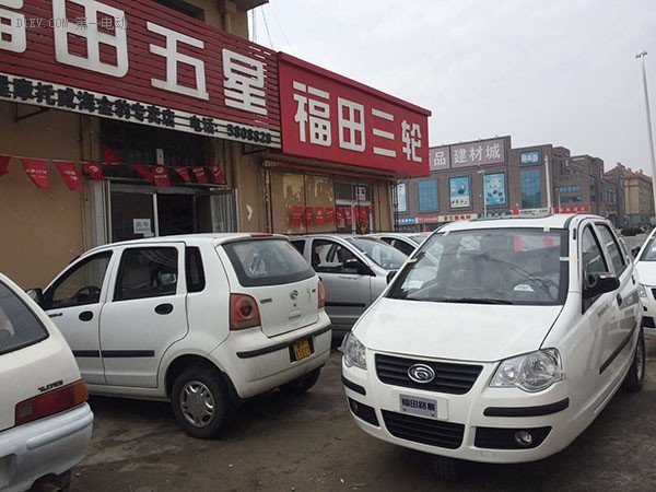 原某低速電動(dòng)車(chē)品牌經(jīng)銷(xiāo)商店的位置變成了三輪車(chē)專(zhuān)賣(mài)店