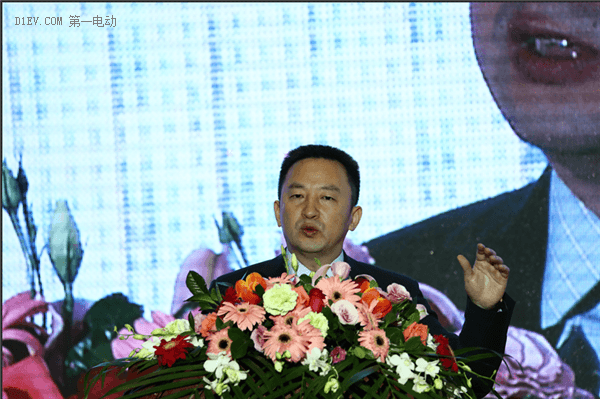 北汽徐和誼、廣汽馮興亞、長安李偉給汽車變革劃重點：當(dāng)然是電動化與智能化