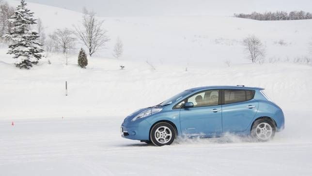 冬天想要增加电动汽车续航里程，开车习惯有技巧