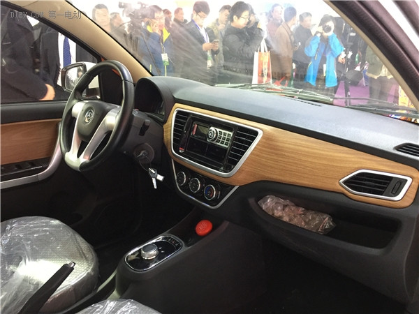 漫步時尚前沿，麗馳C01/S350鋰電版低速電動車量產(chǎn)上市
