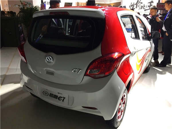 更高端、更智能、更安全，易咖e7濟(jì)南車展首發(fā)亮相