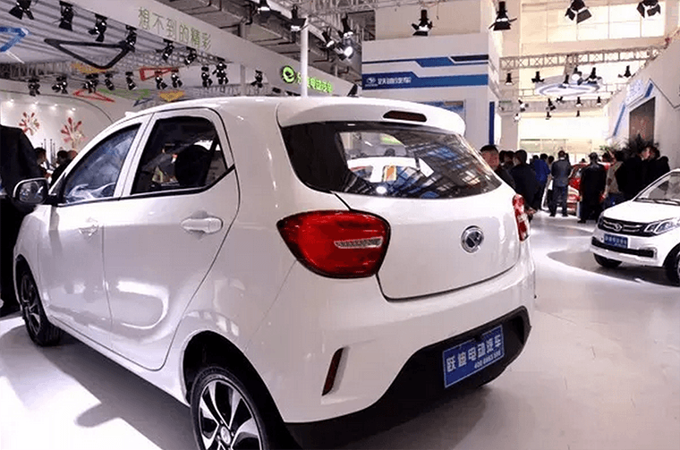 躍迪多款車型亮相濟(jì)南車展 YD360鋰電版首次發(fā)布