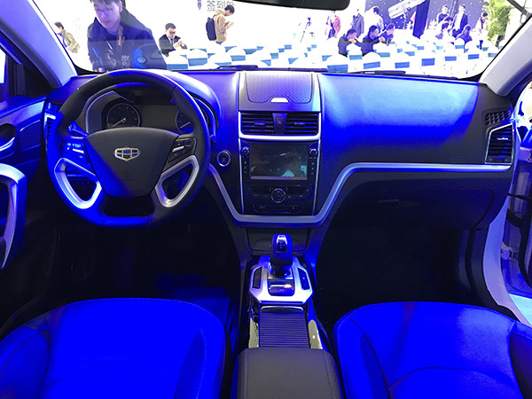 帝豪EV300上市售价12.88万起 充电速度提高续航达到300km