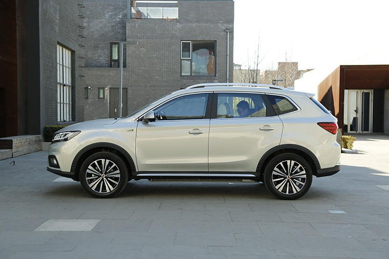 品質(zhì)&續(xù)航可兼得 榮威ERX5 EV400純電動靜態(tài)體驗(yàn)