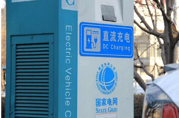 測特斯拉新國標(biāo)充電適配器 想插哪里插哪里？
