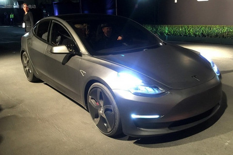 特斯拉未来将推性能版MODEL 3量产车或6月亮相 0-96km/h不到6秒