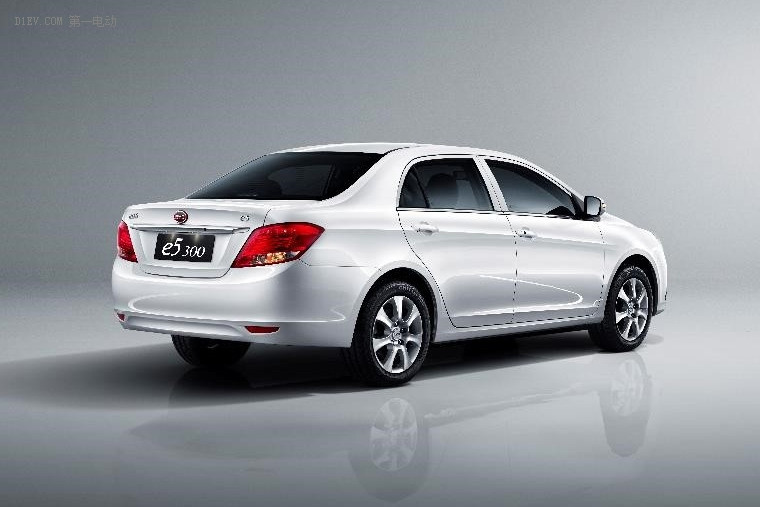 2017款比亞迪e5 300全新上市 攜12項(xiàng)升級(jí)再度引領(lǐng)