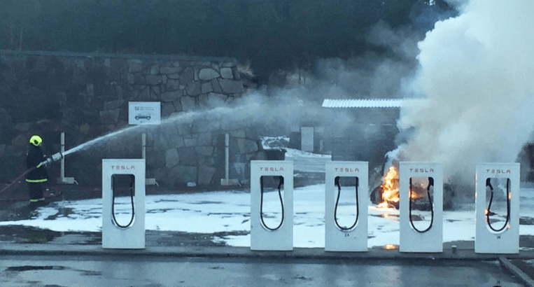 詭異！那些原因不明的特斯拉Model S起火事故
