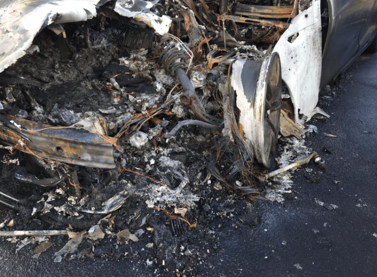 詭異！那些原因不明的特斯拉Model S起火事故