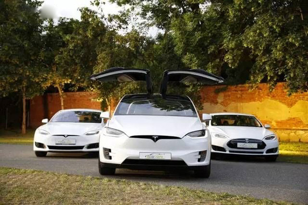 特斯拉股價大漲逾7% 市值超福特成美國第二大汽車股