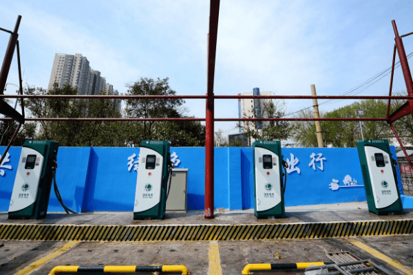 EV晨報 | 豐田下一代動力電池研究啟動；蘋果與博世合作無人駕駛項目；大眾推全新電動轎車