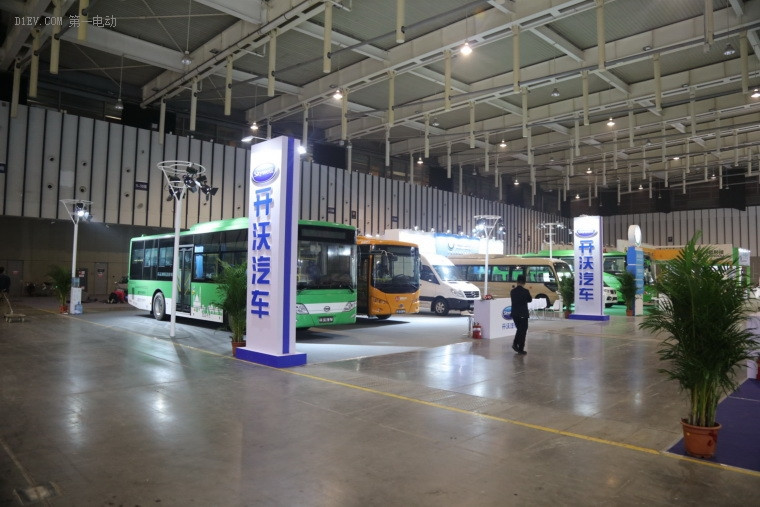 高低速新能源車齊聚一堂 南京車展探館先睹為快