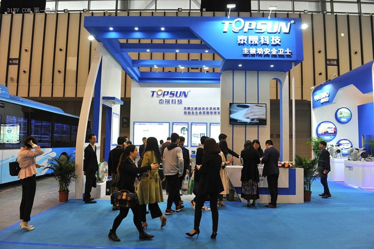 2017年第四届南京展开幕 低速锂电成趋势 高速车企布局中低端