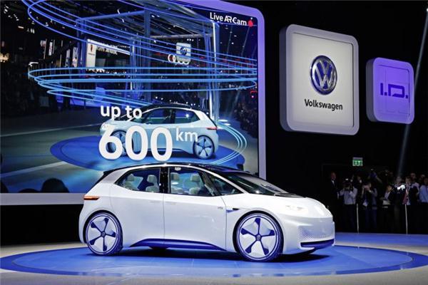 Volkswagen приступил к исследованиям, разработкам и производству аккумуляторов для электромобилей
