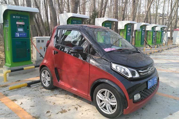 眾泰E200充電