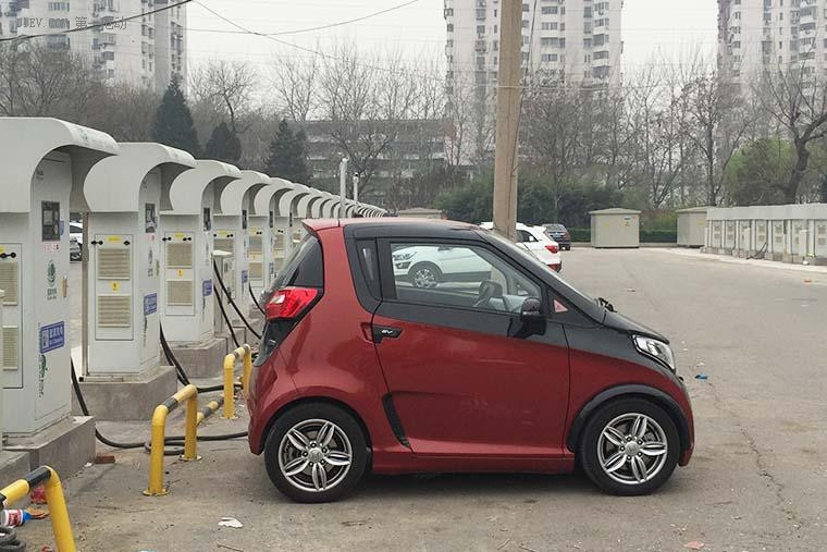 眾泰E200充電