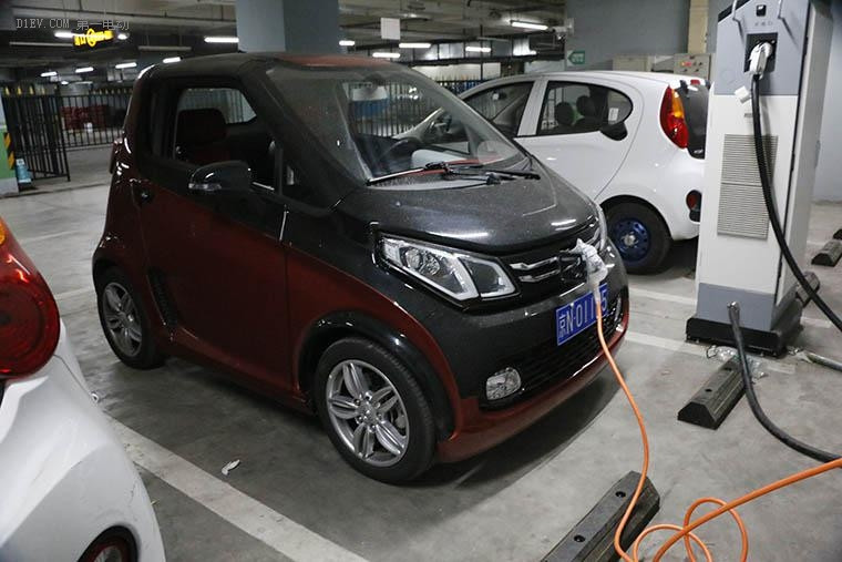 眾泰E200充電
