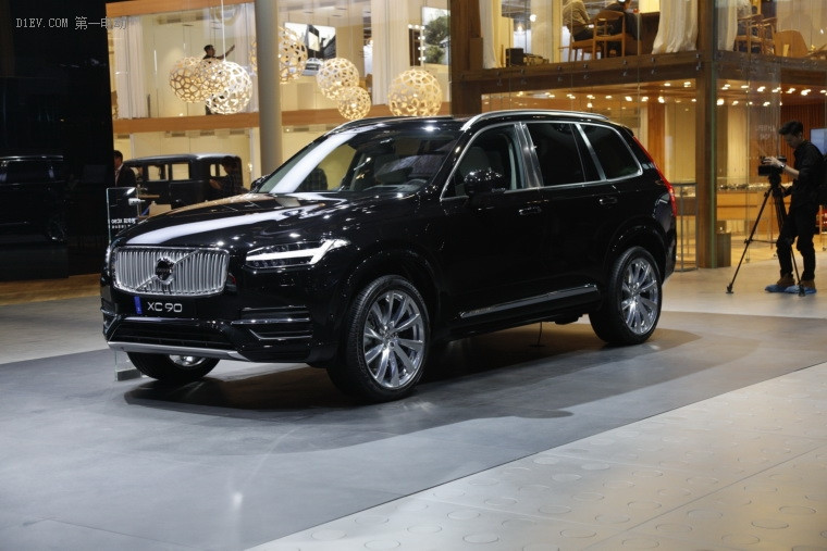 新能源盛宴即將開(kāi)啟 2017上海車(chē)展探館