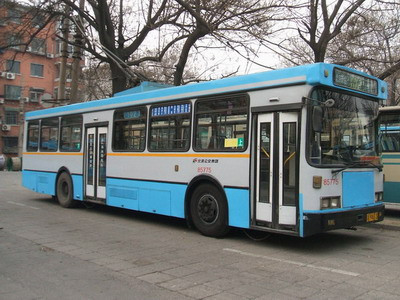 無軌電車不是新能源汽車，應(yīng)大力發(fā)展在線充純電動(dòng)公交車