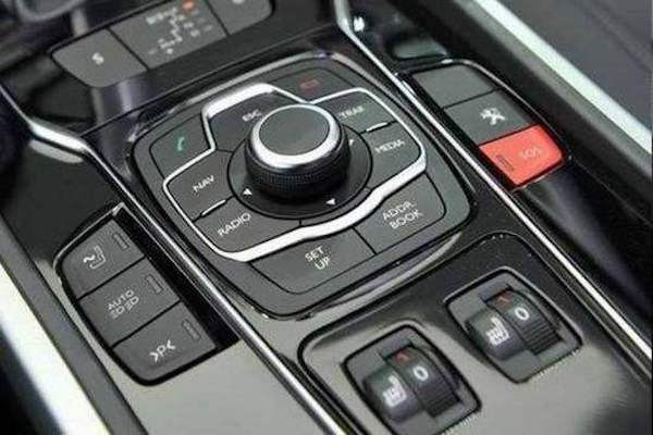 508車內(nèi)的一鍵呼叫按鈕