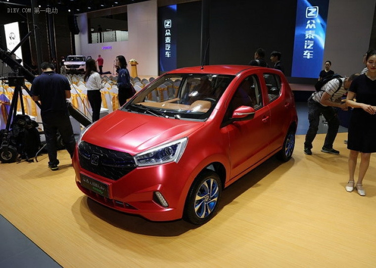 眾泰云100plus 首發(fā)亮相2017上海車展