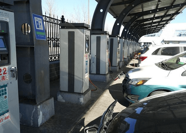 11處“補(bǔ)給站”路邊建成，北京電動(dòng)出租車充電更便捷