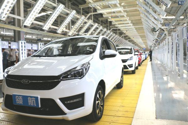 道爵領(lǐng)航電動(dòng)汽車(chē)下線(xiàn)