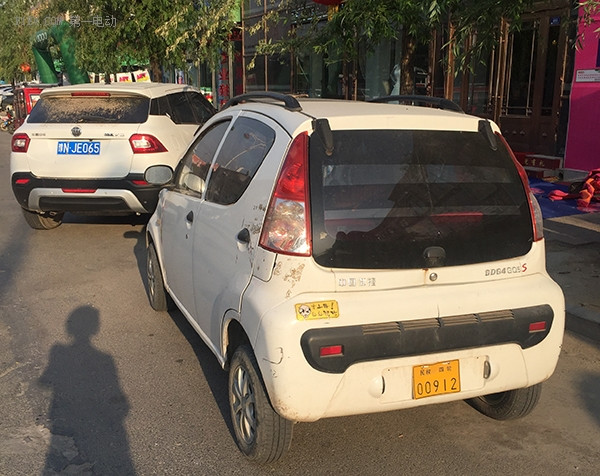 這里是低速電動(dòng)車的天堂 不嚴(yán)查且放手發(fā)展