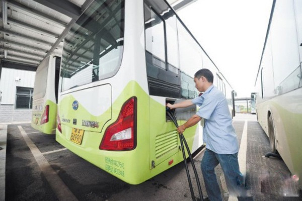 2020年湖南长沙市全部使用新能源公交车 其中半数为纯电动车