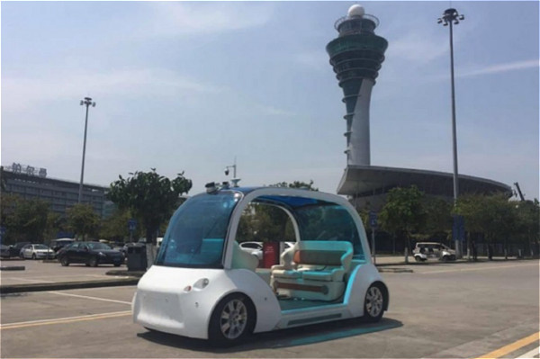 馭勢科技無人駕駛車在廣州白云機場試運行